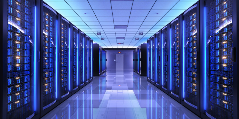 Serverovna — technik u racků serverů